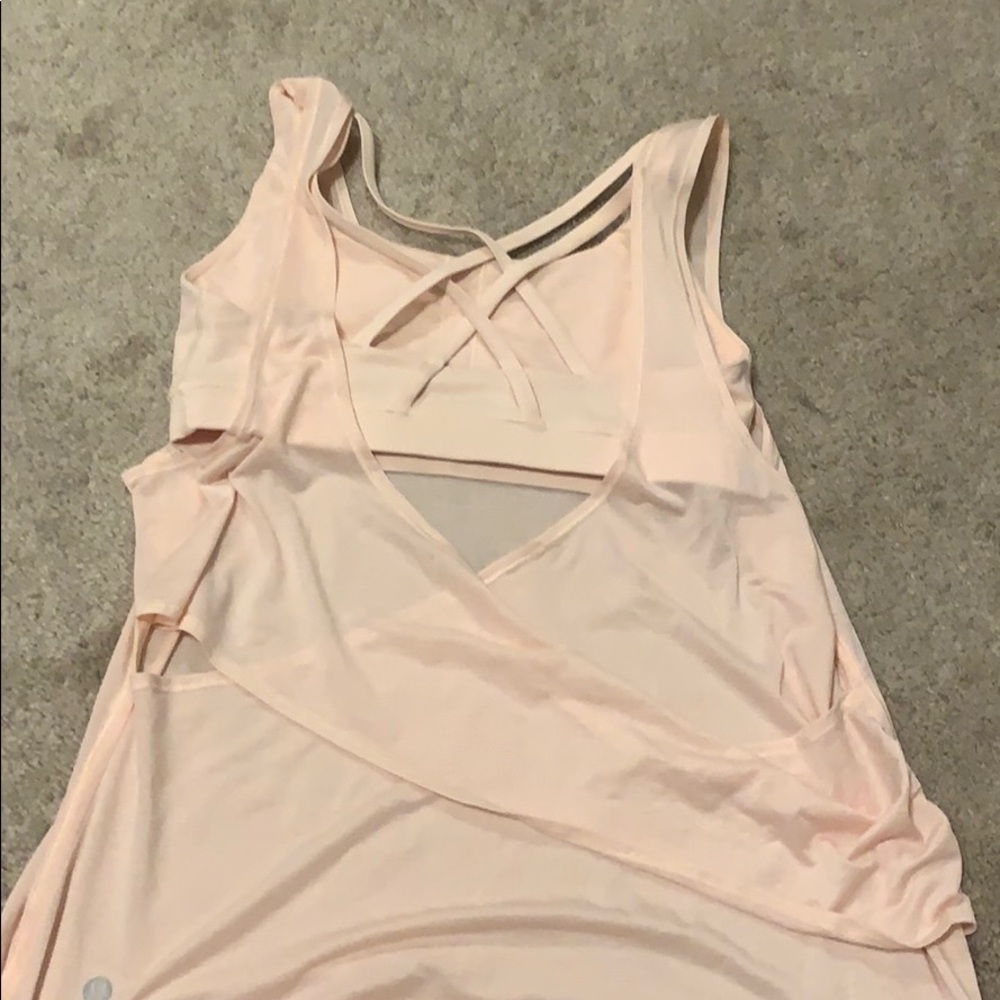 Lululemon NWOT RE-energize 2 in 1 size 6